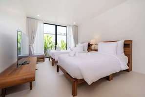 4 bedrooms, desk, iron/ironing board, WiFi