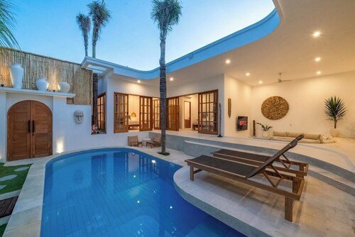 NEW Modern & Luxury 3BR  - Central Canggu Beach