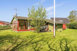 Exterior - Cozy cottage close to the beach and attractions (Børkop)