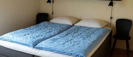 3 bedrooms, iron/ironing board, free WiFi