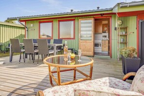 Outdoor dining - Cozy cottage close to the beach and attractions (Børkop)