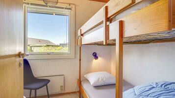 3 bedrooms, iron/ironing board, free WiFi