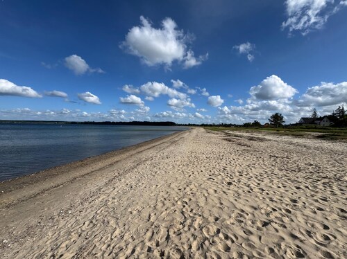 Hyggeligt sommerhus tæt på strand og oplevelser
