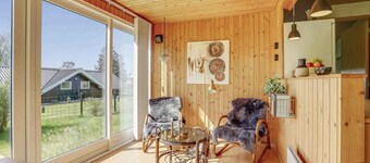 Cozy cottage close to the beach and attractions