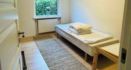 Spacious house with garden and parking near Boxen
