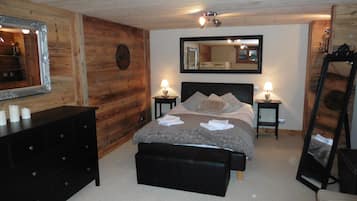 4 Schlafzimmer, Bügeleisen/Bügelbrett, kostenloses WLAN, Bettwäsche