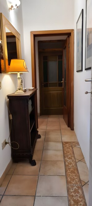 Interior - Holiday Home 'La Tana Di Ulisse' with Shared Pool, Shared Garden and Wi-Fi (Borgo A Buggiano)
