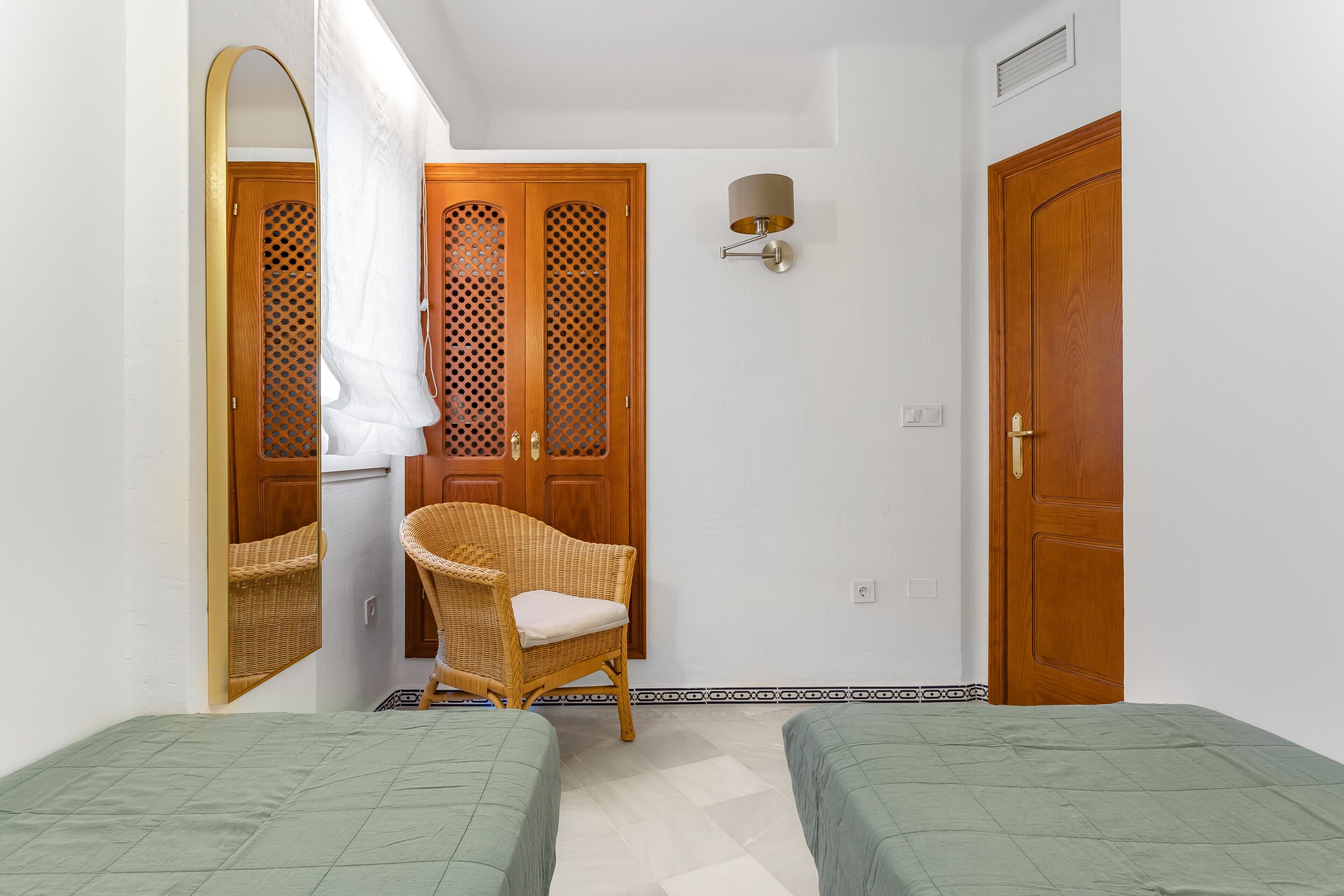 2 quartos, ferros/tábuas de passar roupa, Wi-Fi de cortesia