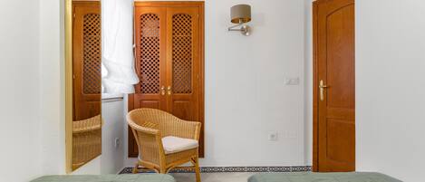 2 quartos, ferros/tábuas de passar roupa, Wi-Fi de cortesia