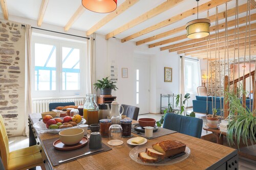 Bed and Breakfast 'Chambre 1' with Shared Garden and Wi-Fi