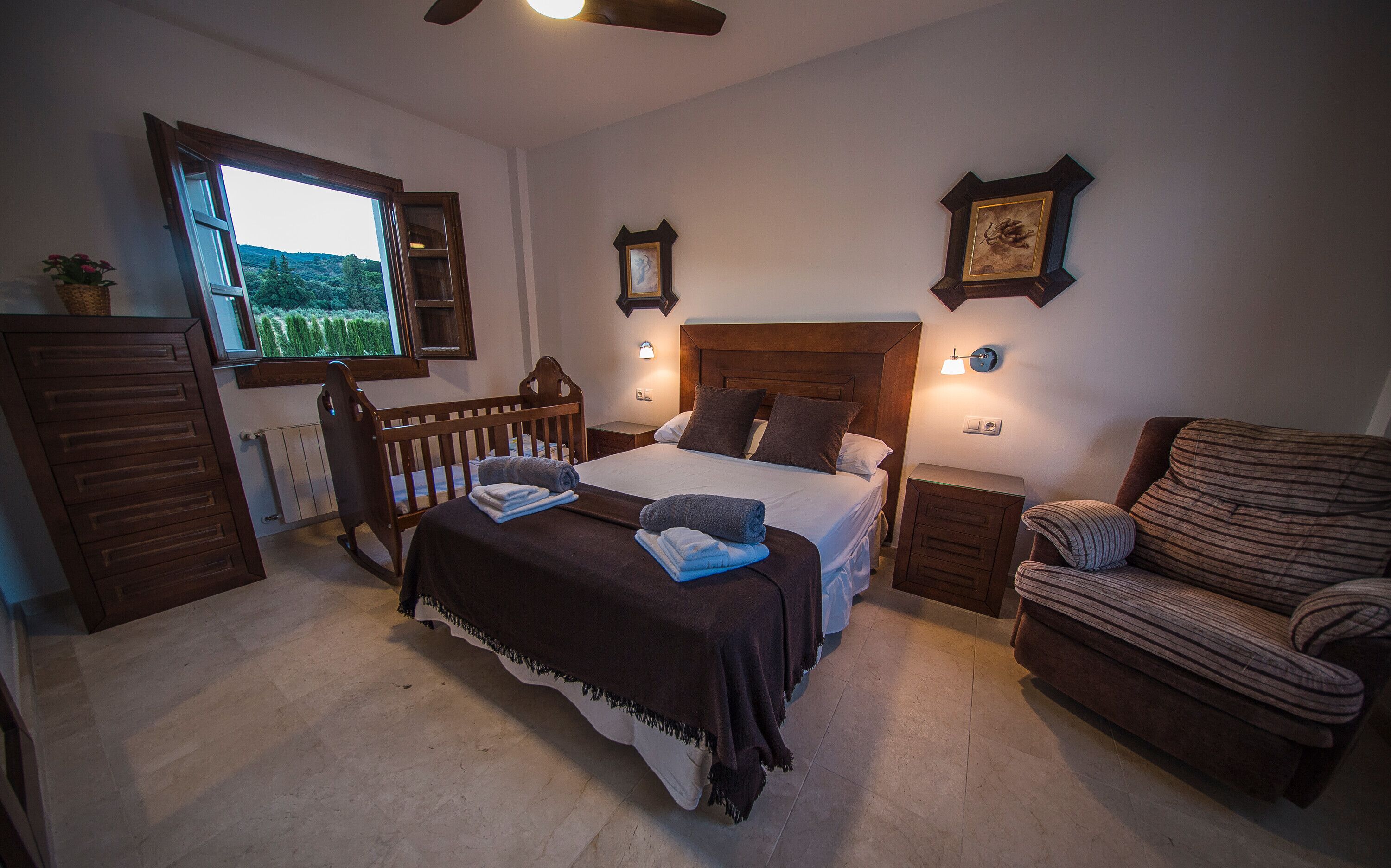 6 bedrooms, iron/ironing board, free WiFi, bed sheets