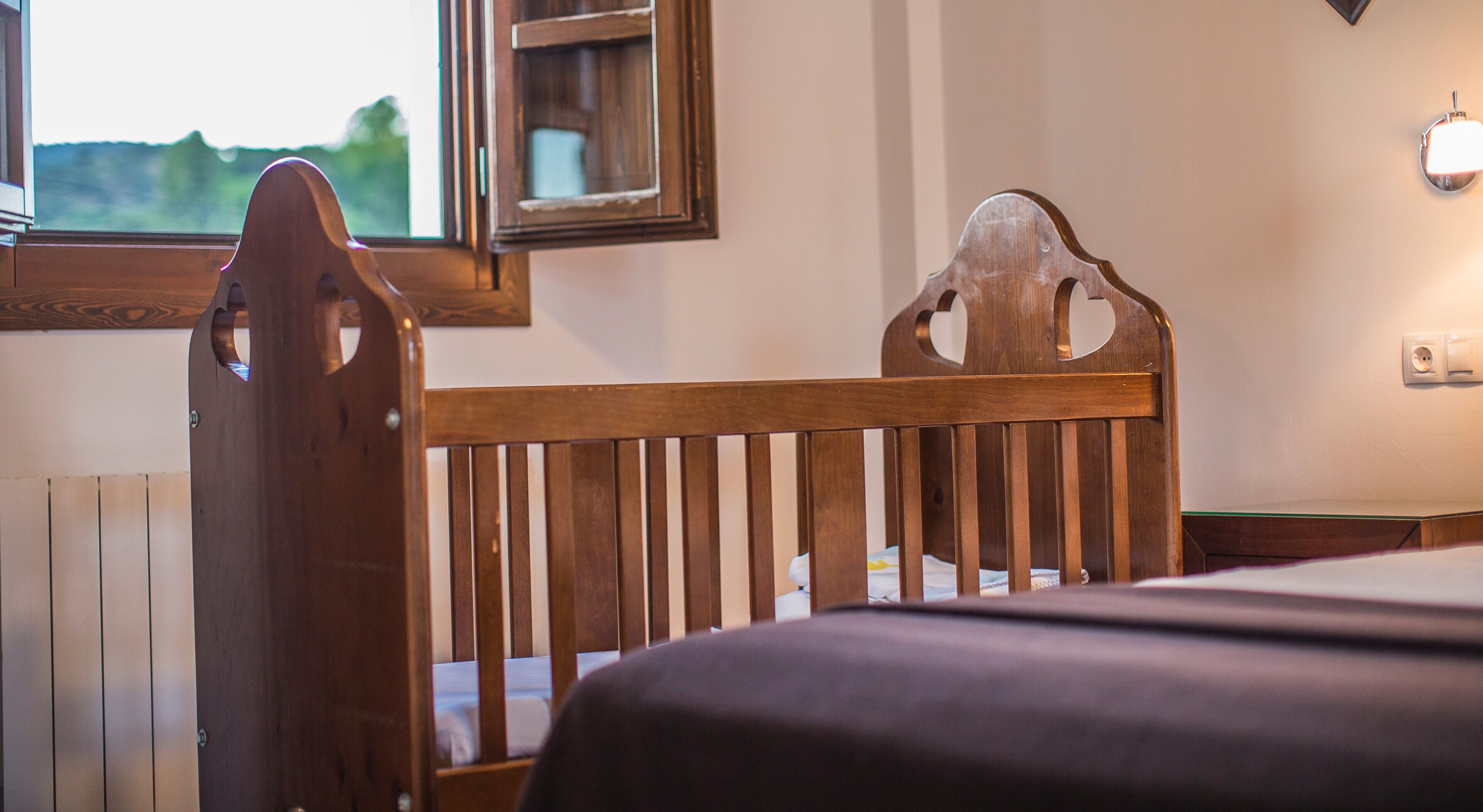 6 bedrooms, iron/ironing board, free WiFi, bed sheets