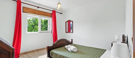 3 bedrooms, free WiFi, bed sheets