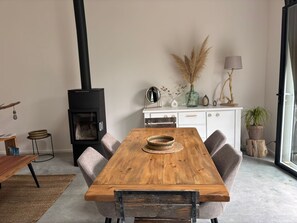 Dining - Holiday Home 'La P’tite Maison' with Private Terrace, Garden & Wi-Fi (Le Minihic-sur-Rance)