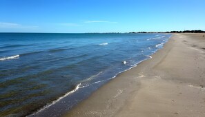 Beach - Holiday Home 'Teresa Deltebre' with Private Terrace, Wi-Fi and Air Conditioning (Deltebre)