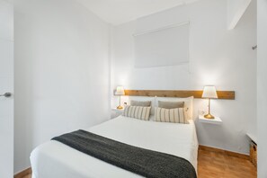 1 غرفة نوم ومكواة/لوح كي وواي فاي مجانًا وملاءات أسرّة