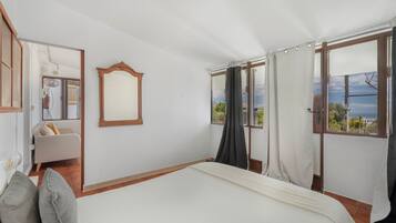 2 slaapkamers, een strijkplank/strijkijzer, gratis wifi, beddengoed