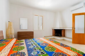 2 bedrooms, bed sheets - Cenate House Holiday Home (Nardò)