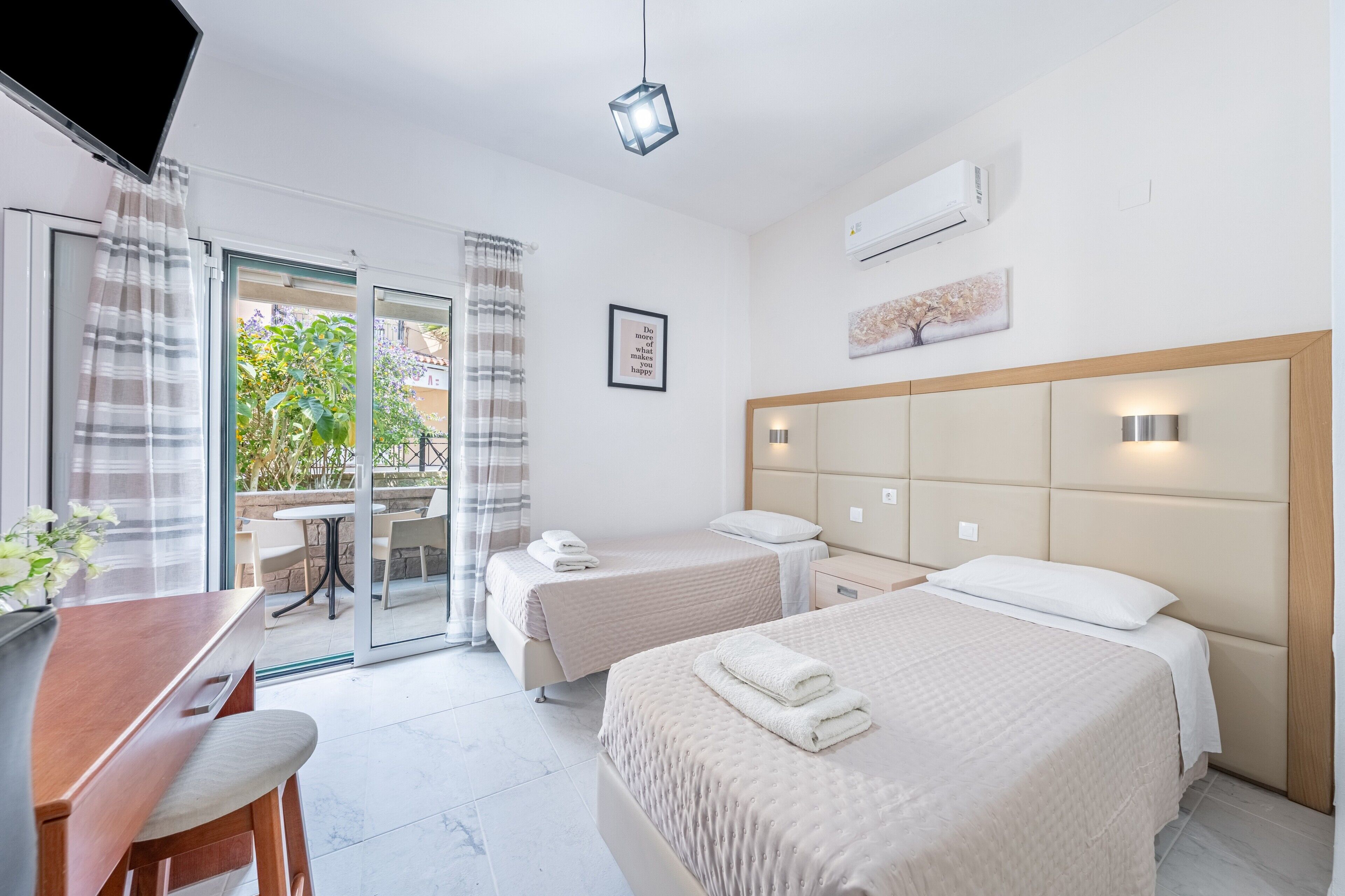 1 slaapkamer, een strijkplank/strijkijzer, gratis wifi, beddengoed