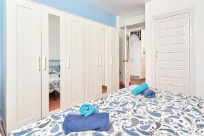 2 bedrooms, iron/ironing board, free WiFi, bed sheets