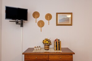 Interior - Apartment 'Milla - Colombaccio' with Shared Pool, Shared Terrace and Wi-Fi (Cecina)