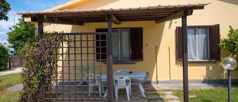 屋外ダイニングエリア