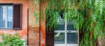 Apartment 'Gelsomini' with Private Garden, Wi-Fi and Air Conditioning