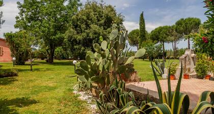 Apartment 'Tramonto' with Private Garden, Wi-Fi and Air Conditioning