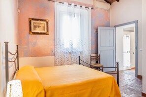 1 bedroom, iron/ironing board, free WiFi, bed sheets - Apartment 'Stefano' with Shared Garden, Wi-Fi and Air Conditioning (Bagno Roselle)