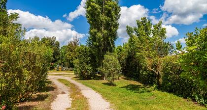 Apartment 'Aia' with Private Garden, Wi-Fi and Air Conditioning