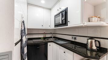 Fridge, microwave, stovetop, electric kettle