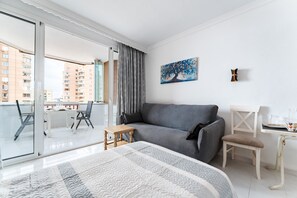 TV - Apartment 'Las Palmeras Marina View' with Sea View, Wi-Fi and Air Conditioning (Fuengirola)