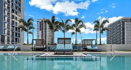 Stylish Studio | Pool View | Downtown Doral' Heart
