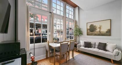 Calming, Chic Space w/ Natural Light- Owl Suite