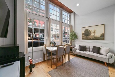 Calming, Chic Space w/ Natural Light- Owl Suite