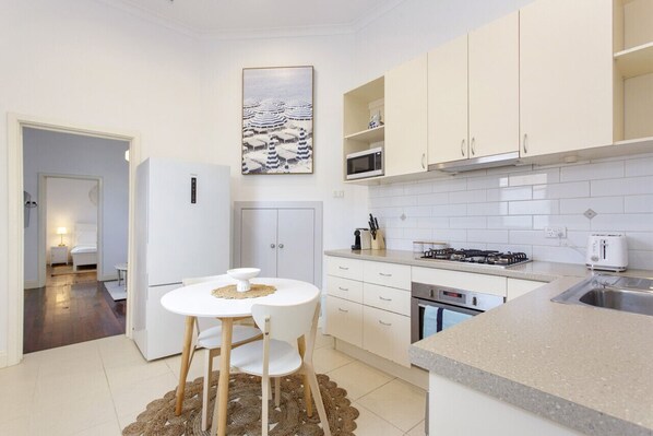 Fridge, microwave, oven, stovetop