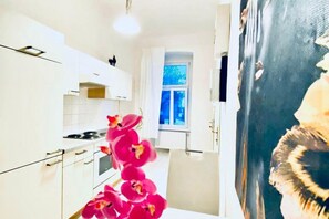 Fridge, microwave, oven, stovetop