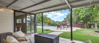 Private Pool ~ 6 Min to LAFB ~ Game Room ~ Firepit ~ Foosball Table ~ SeaWorld
