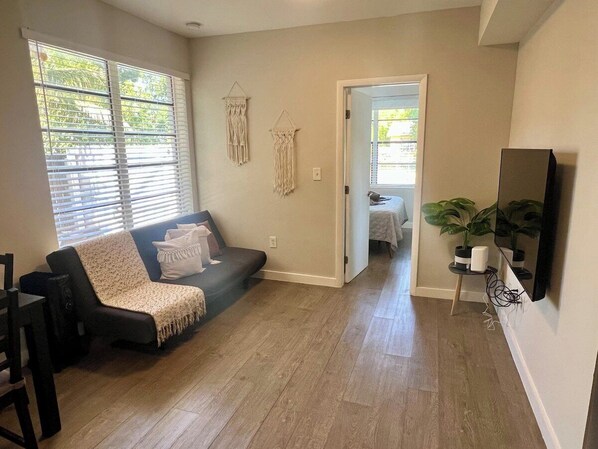 2 habitaciones, tabla de planchar con plancha y wifi