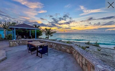 Charming 4-bedroom beach house with AC, WiFi in lovely Benett's Harbour.