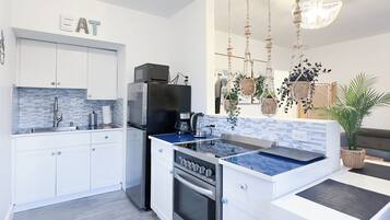 經典公寓 | 熨斗/熨衣板、免費無線上網