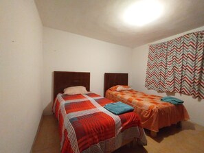 5 slaapkamers, een strijkplank/strijkijzer, wifi, beddengoed