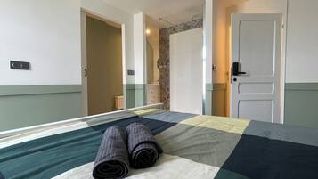 3 Schlafzimmer, Zimmersafe, Schreibtisch, BĂŒgeleisen/BĂŒgelbrett