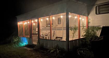 Vintage Florida RV with Screened Patio on Peaceful 3 Acres.