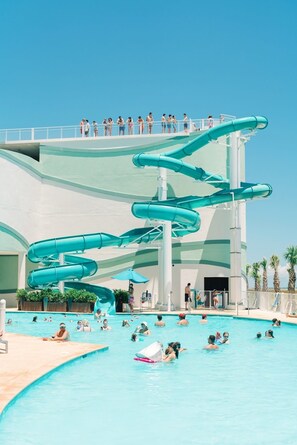 Pool - Luxurious 3-bedroom condo in amazing Orange Beach with 300ft water slide (Orange Beach)