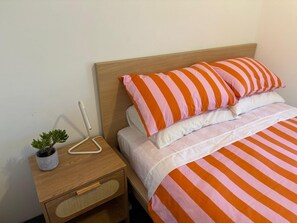 3 bedrooms, iron/ironing board, WiFi, bed sheets