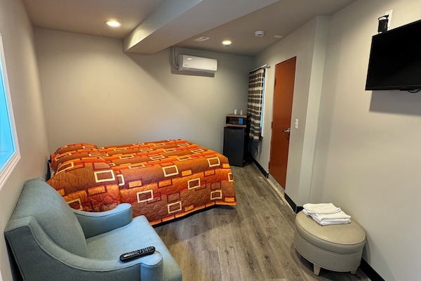 Economy Single Room | Free WiFi