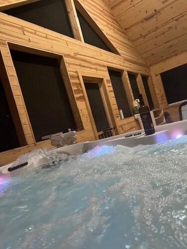 Priv 80 secluded spa cabin retreat in woods nature ATV trails fish hunt relax