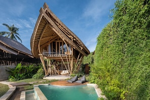 1 Bedroom Duplex Pool Villa | 1 Schlafzimmer, kostenlose Minibar, kostenloses WLAN, Bettwäsche