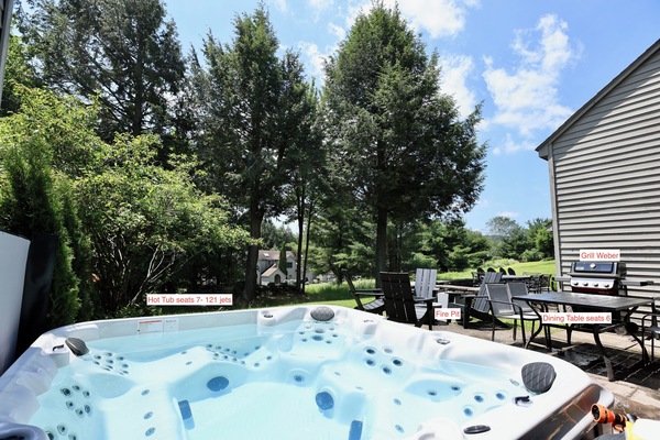 Hot Tub 121 jets with Lounge, grill and fire pit.